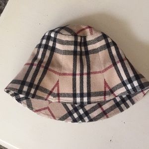 Burberry London womens wool bucket hat winter warm